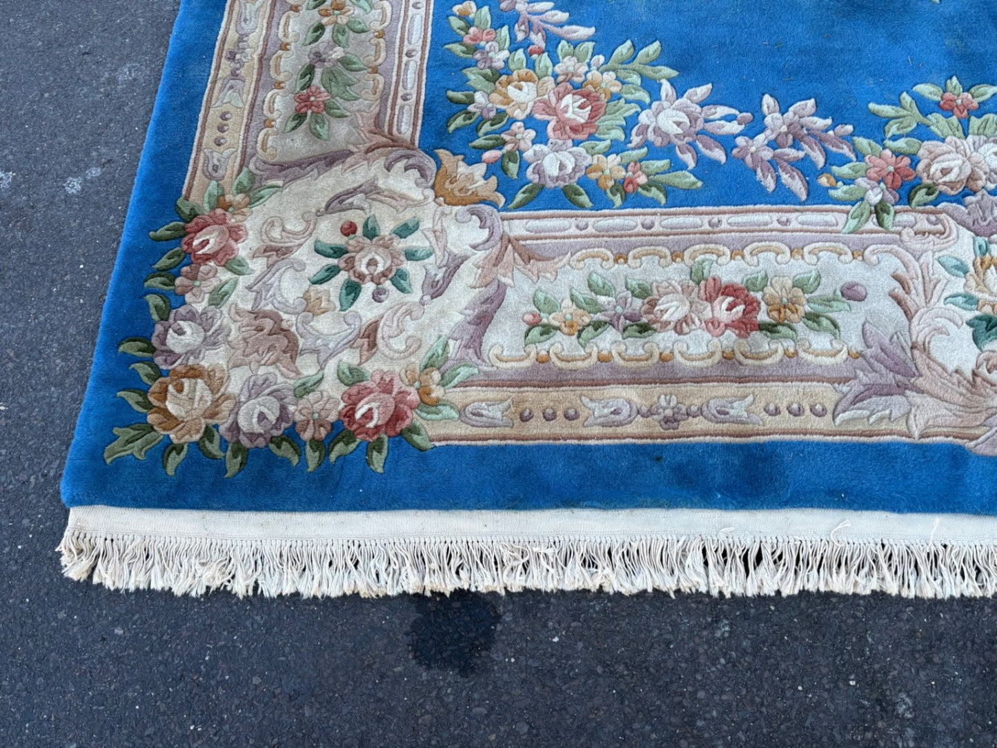 RUG01  Elegant European-Style Floral Area Rug in Rich Blue Wool
