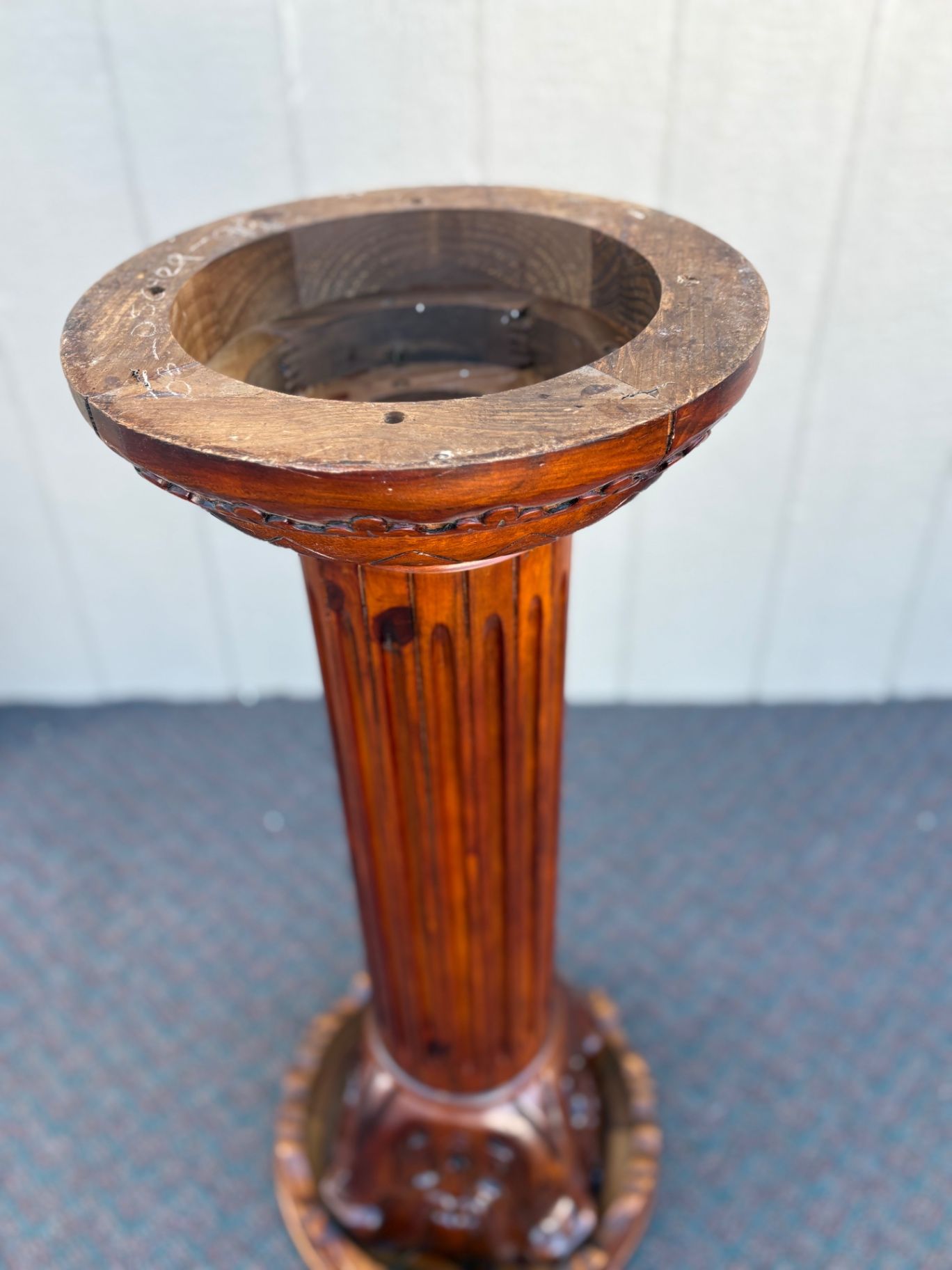 67416 Marble Top Decorative Pedestal with Carved Resin Column