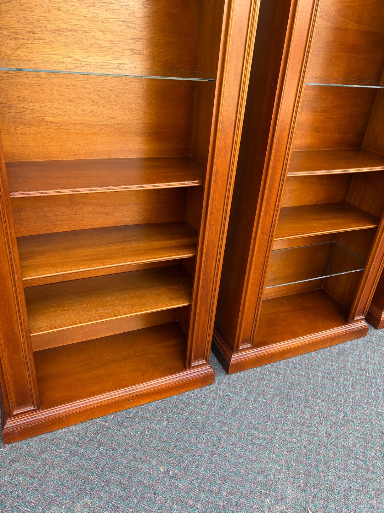 67748  Elegant Set of Three Classic Mahogany Bookcases with Adjustable Shelves