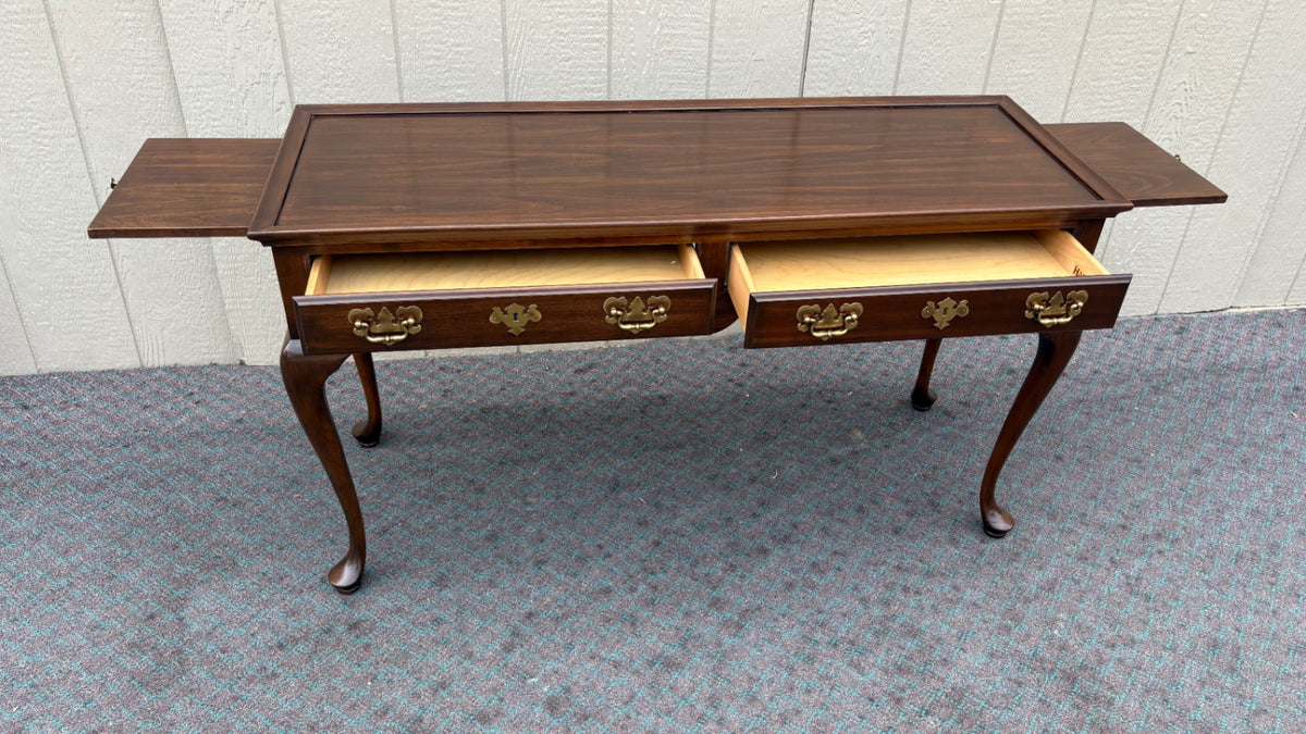 68070 Harden Queen Anne Mahogany Library Table with Pull-Out Extensions