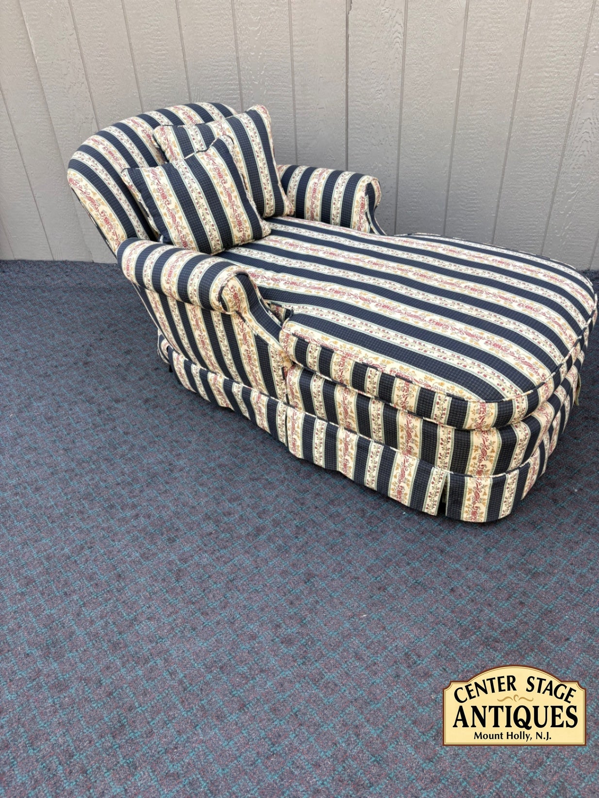 67963 Vintage Striped Upholstered Fainting Couch with Floral Accents
