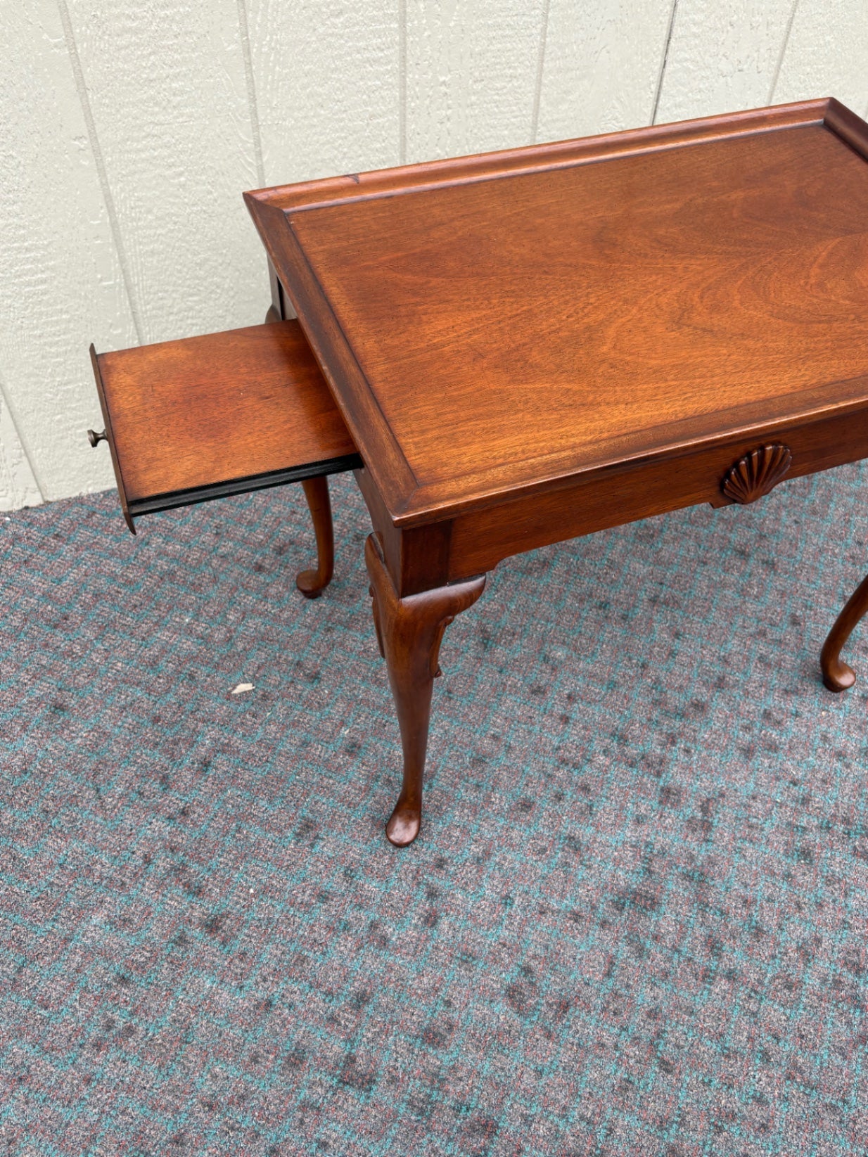 67929 Queen Anne Style Mahogany Tea Table with Slide-Out Trays