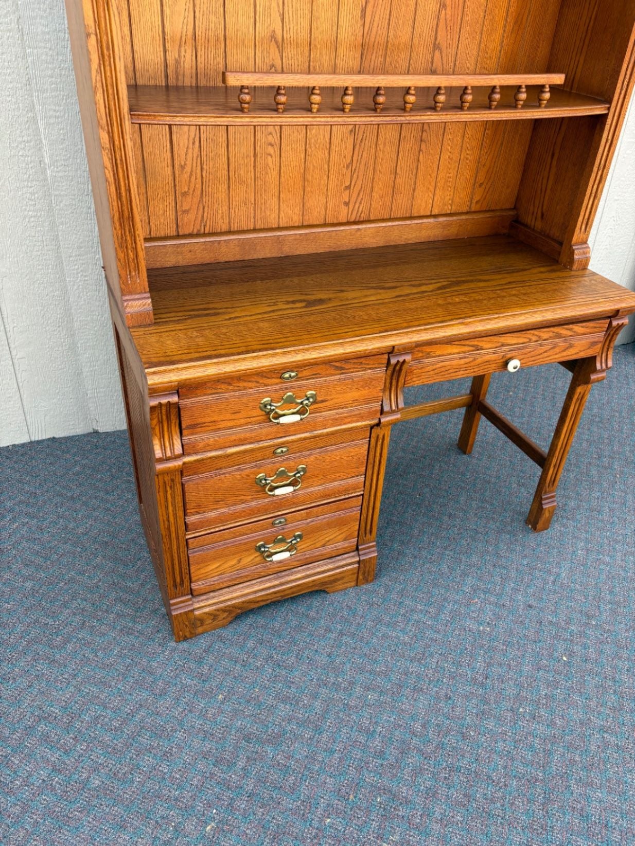 67655 Lexington Traditional Solid Oak Desk with Hutch and Brass Hardware