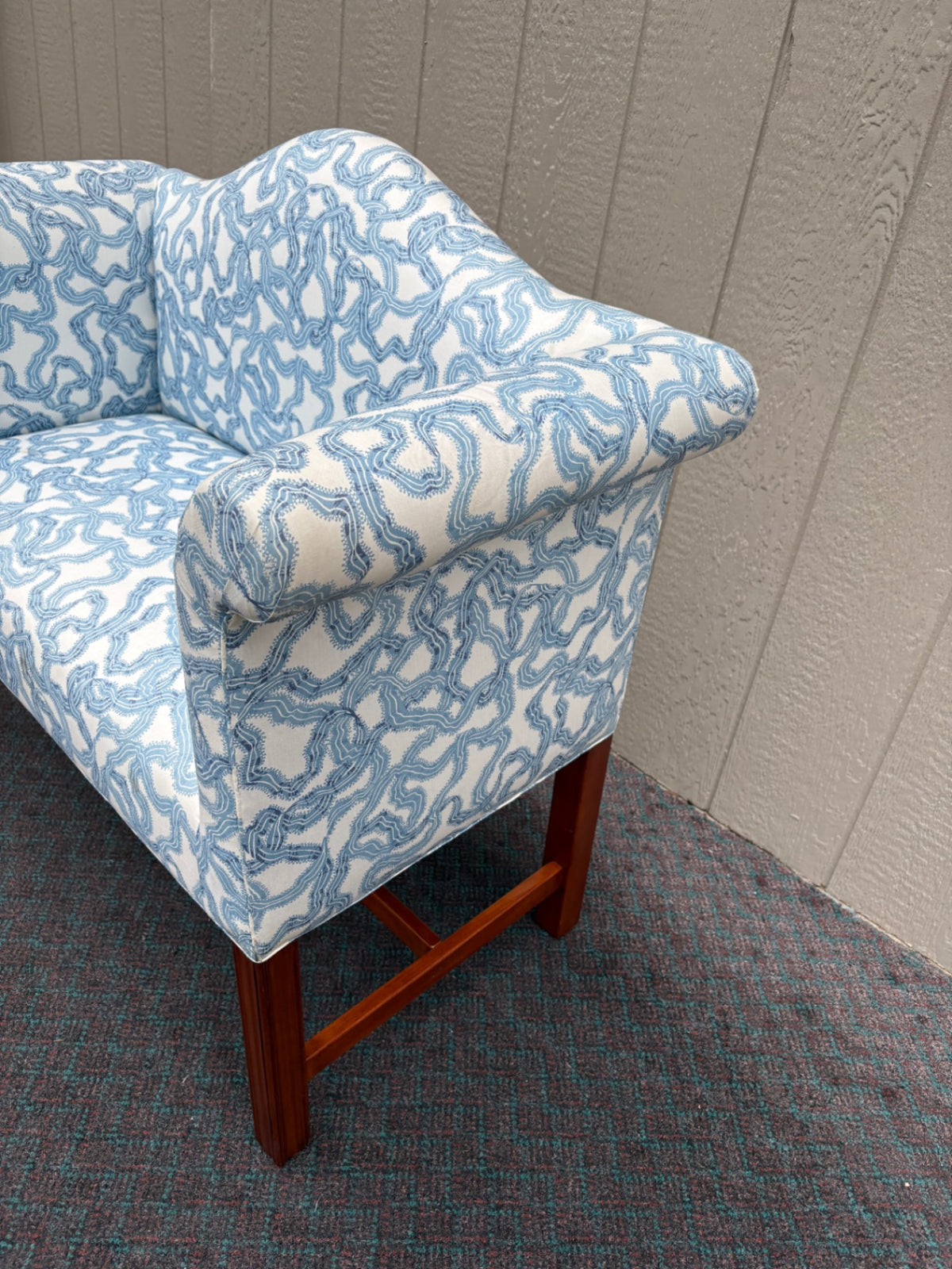 68145  Elegant Window Bench Settee with Blue Patterned Upholstery