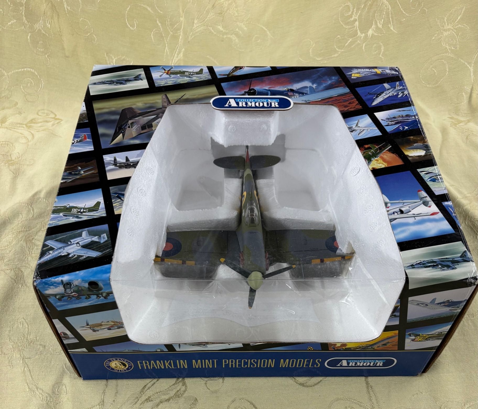 ES205 Franklin Mint Armour Collection WWII Spitfire Model Plane