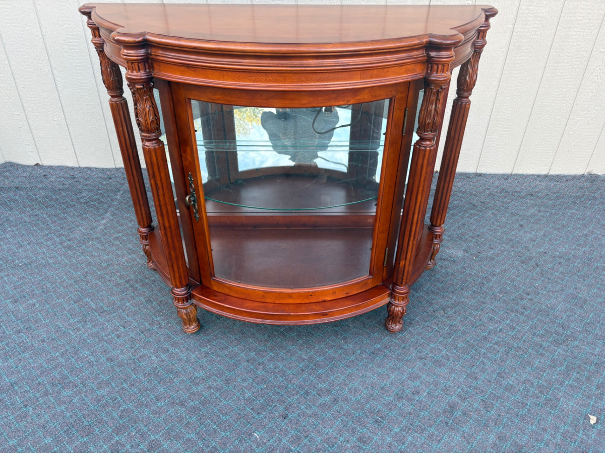 68211 Pulaski Antiques Roadshow Curio Cabinet with Mirror Back