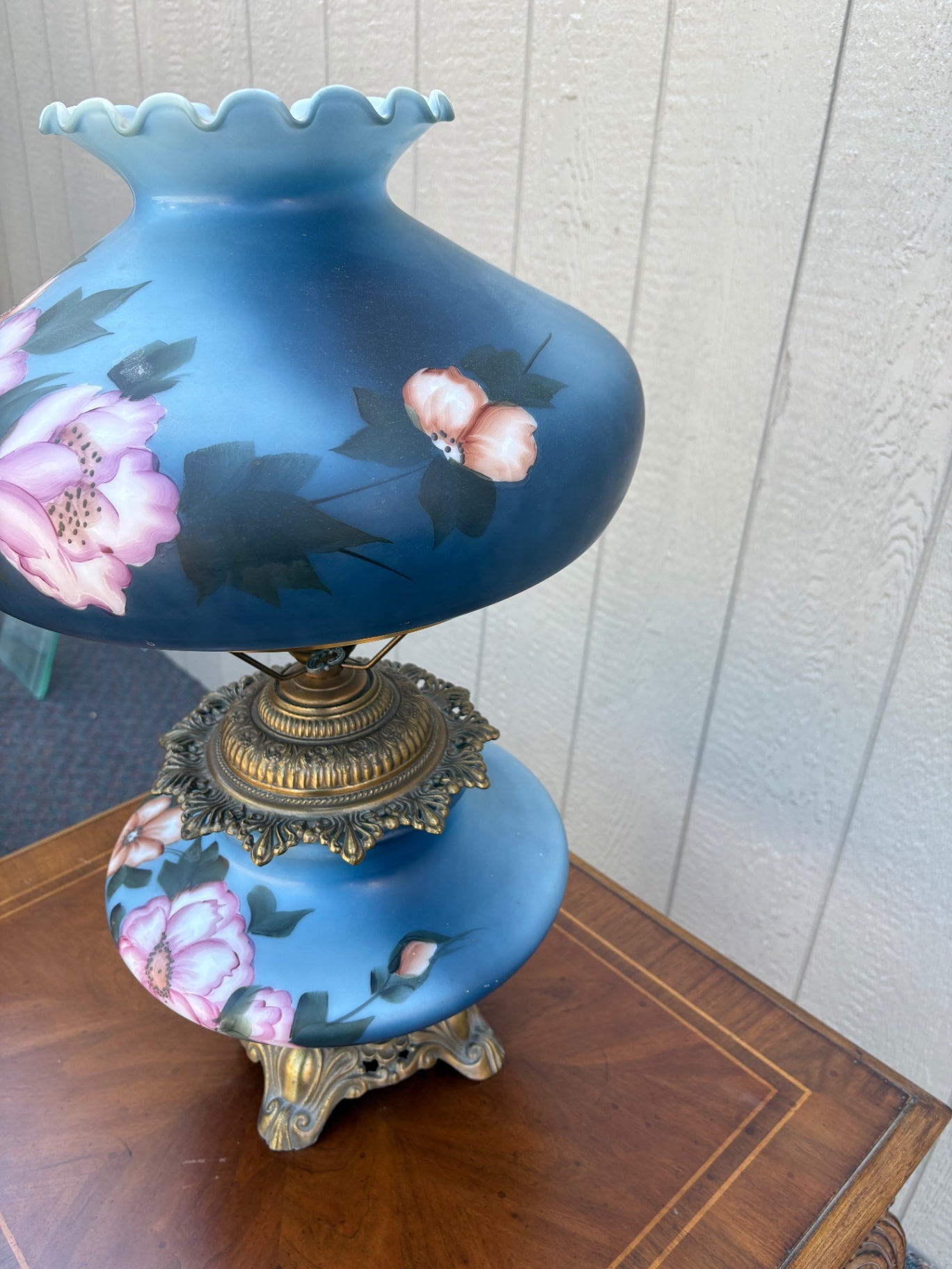 67792 Antique Gone with the Wind Lamp, Hand-Painted Floral Glass