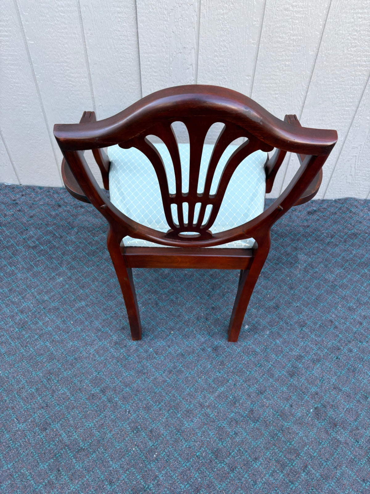 Set of 6 Hepplewhite Shield Back Dining Chairs in Mahogany