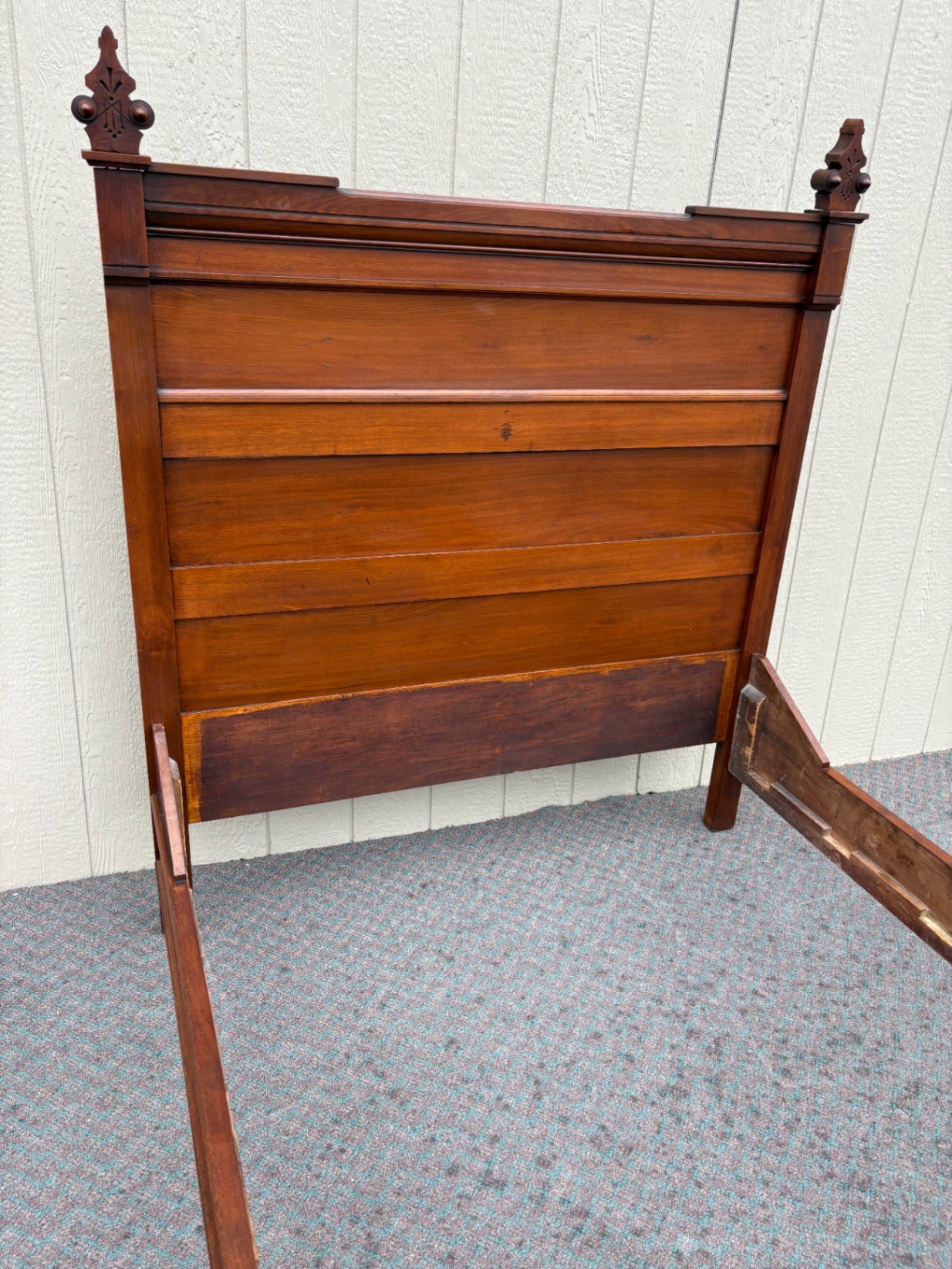 Victorian Full Size Bed with Carved Headboard and Footboard