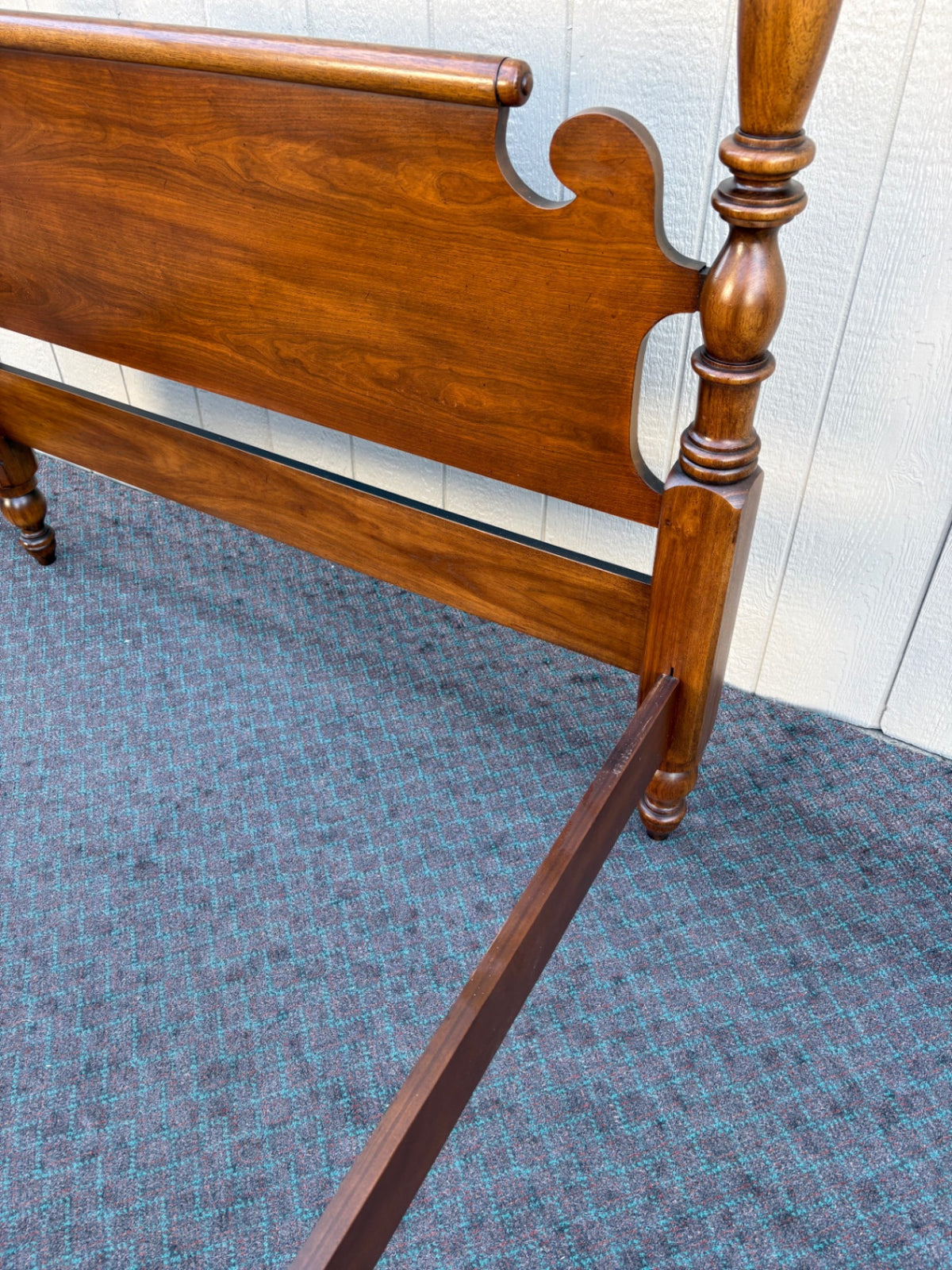 68168  Henkel Harris Full Size Mahogany Poster Bed, Traditional Style