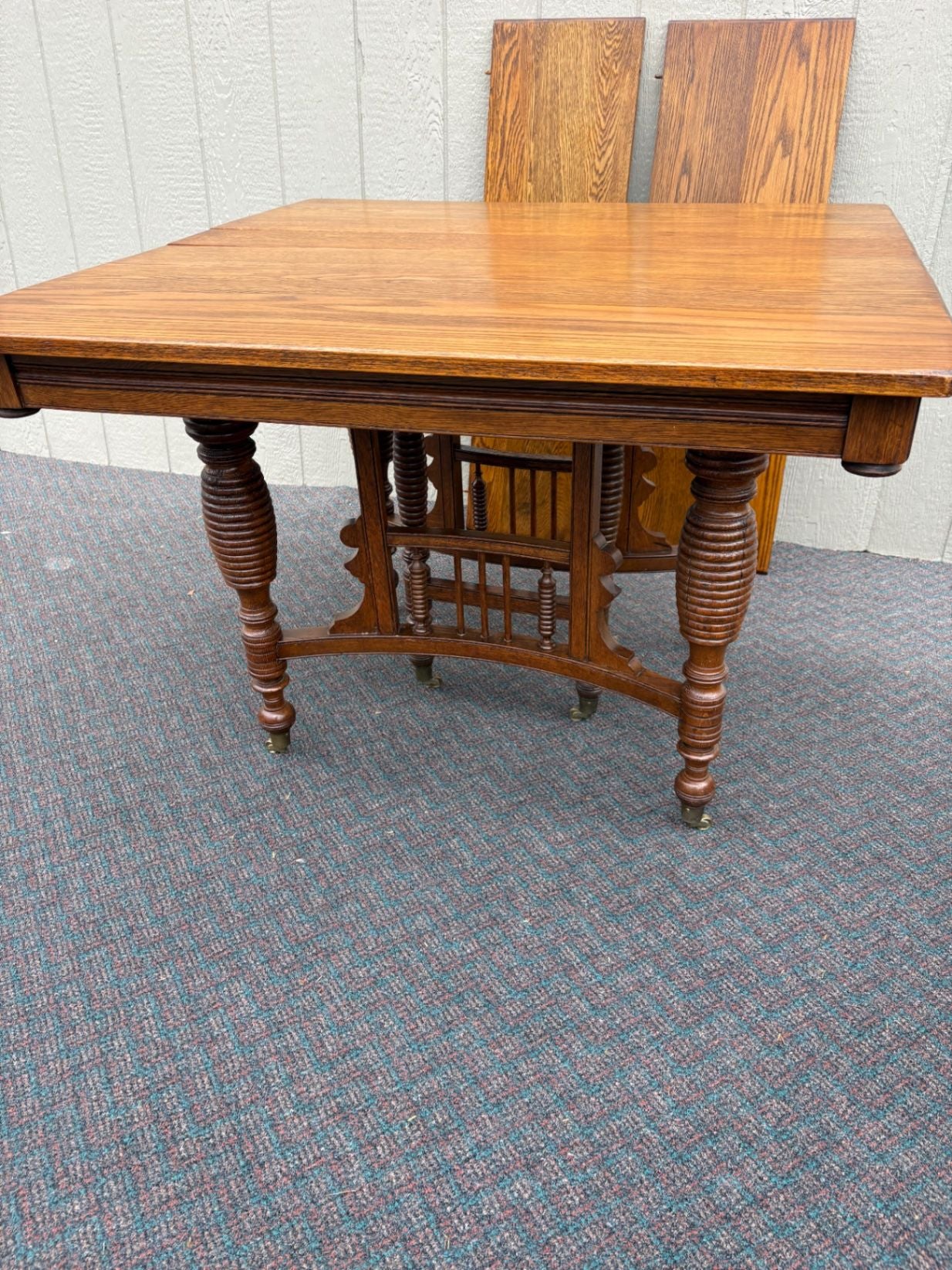 67627 Victorian Oak Dining Table with Turned Legs and Leaves