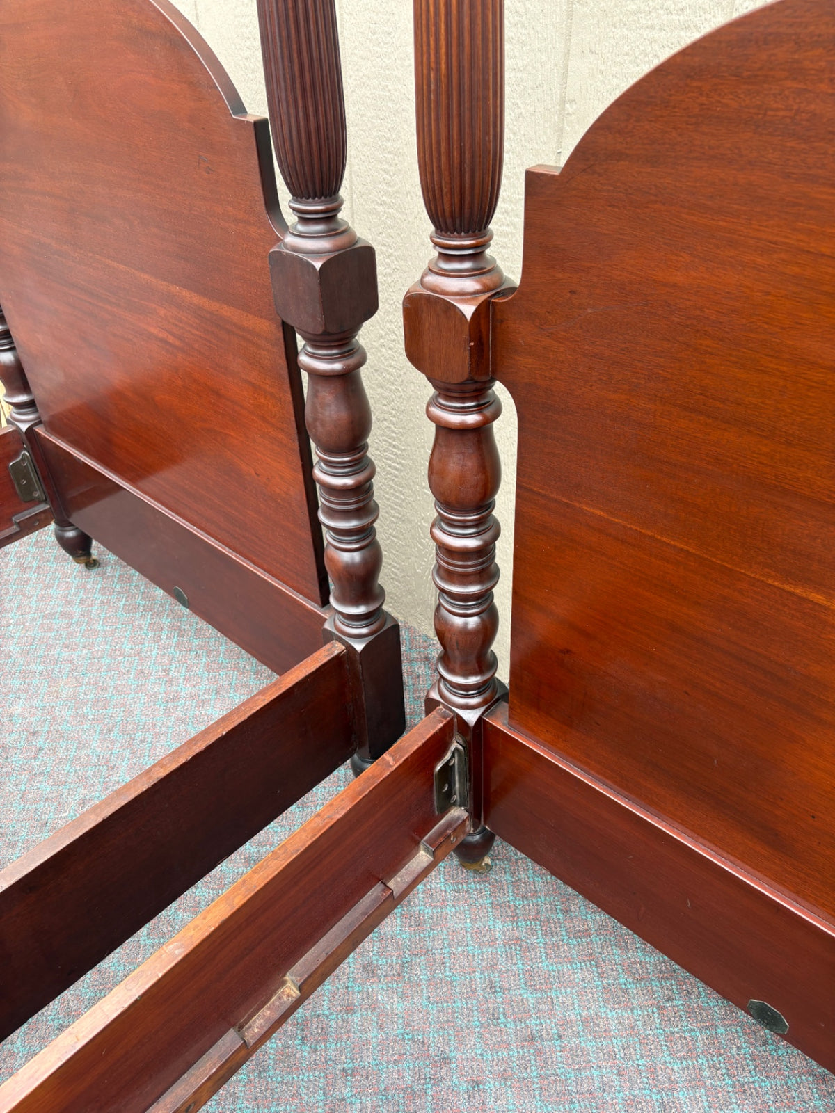 68122  Pair of Mahogany Four-Poster Twin Beds by Tobey Furniture