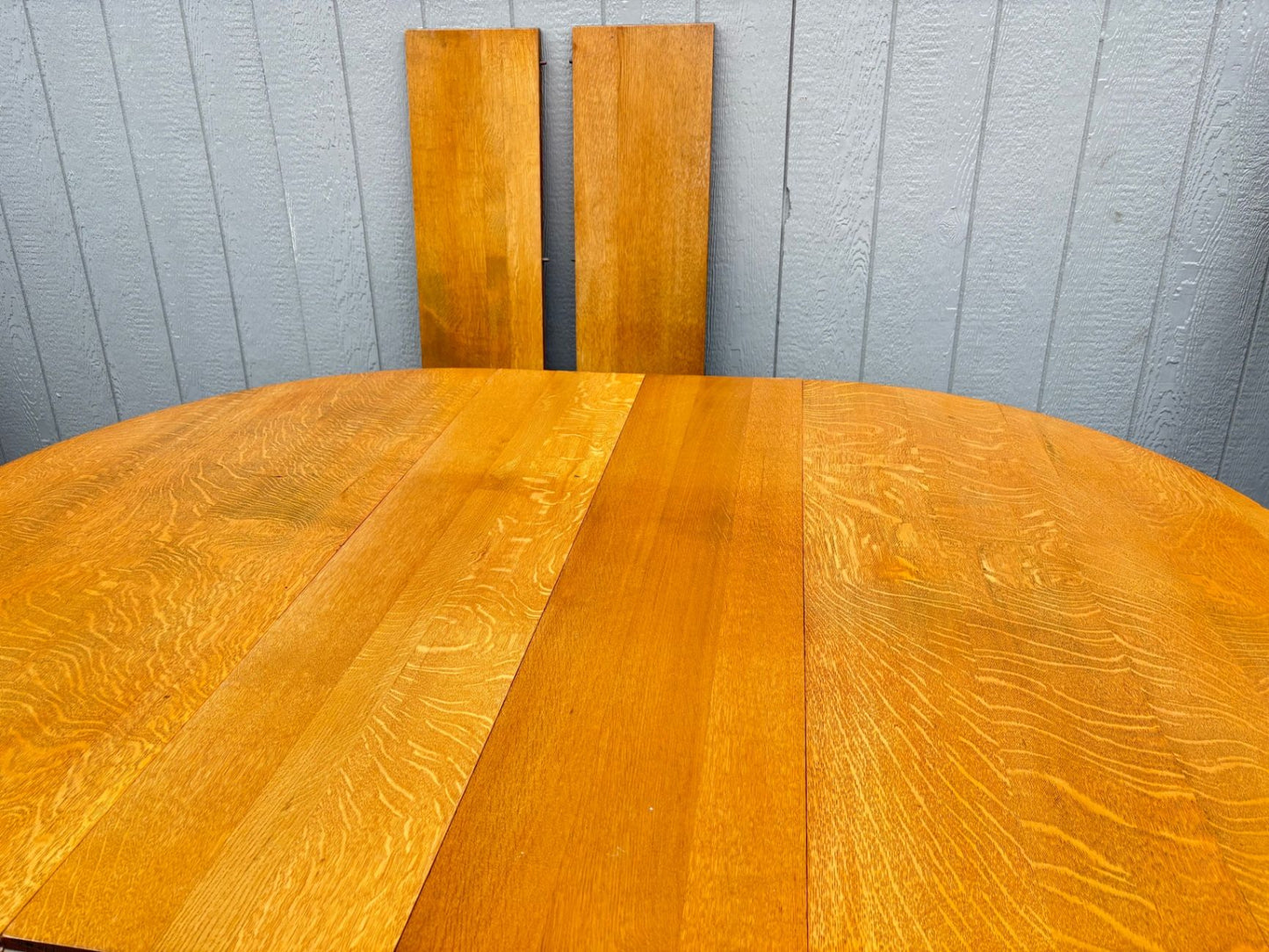67359 Antique Round Oak Dining Table with Pedestal Base and Leaves