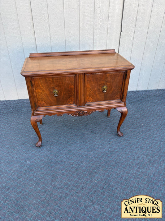 68229 Vintage Walnut Server by Peck and Hills with Queen Anne Legs