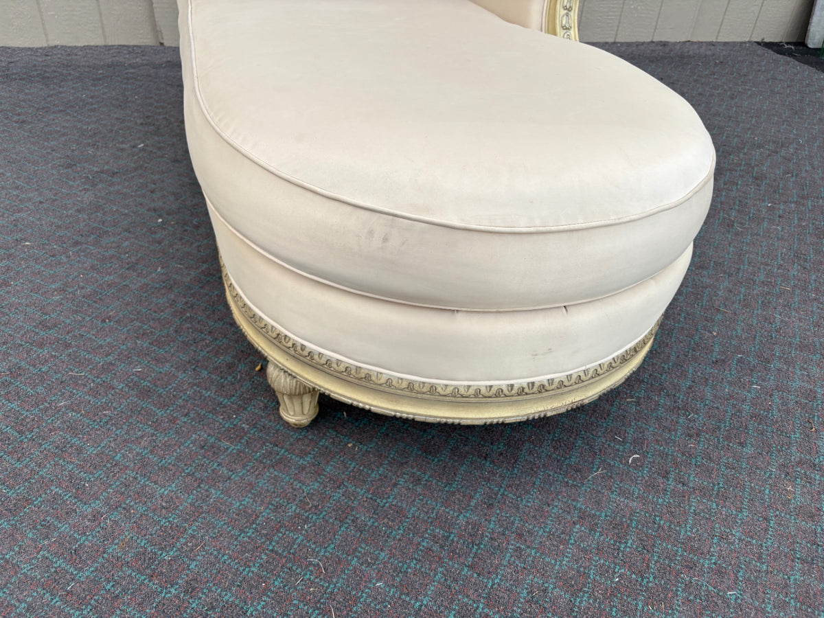 68137 Elegant Schnadig Chaise Lounge with Cream Upholstery and Ornate Trim