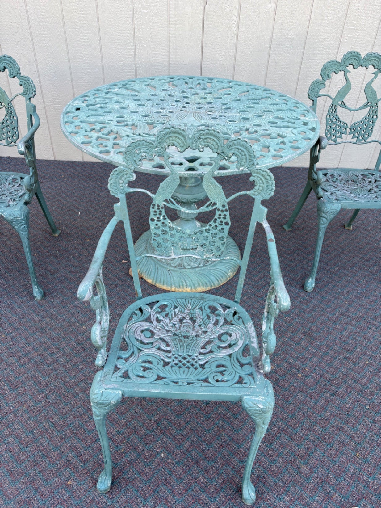 67939 Vintage 4-Piece Cast Iron Peacock Patio Set with Table and Chairs