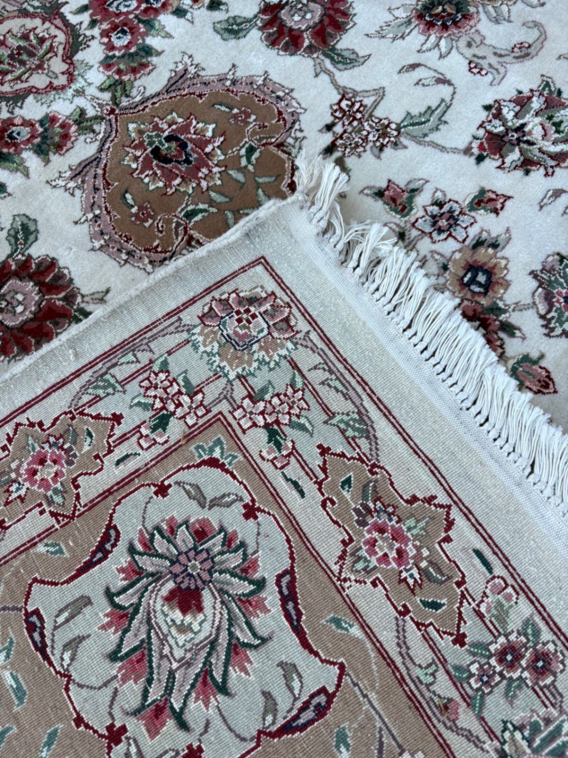 RUG 07 Traditional Oriental Rug with Floral Medallion Design, Wool 8' x 10' 6"
