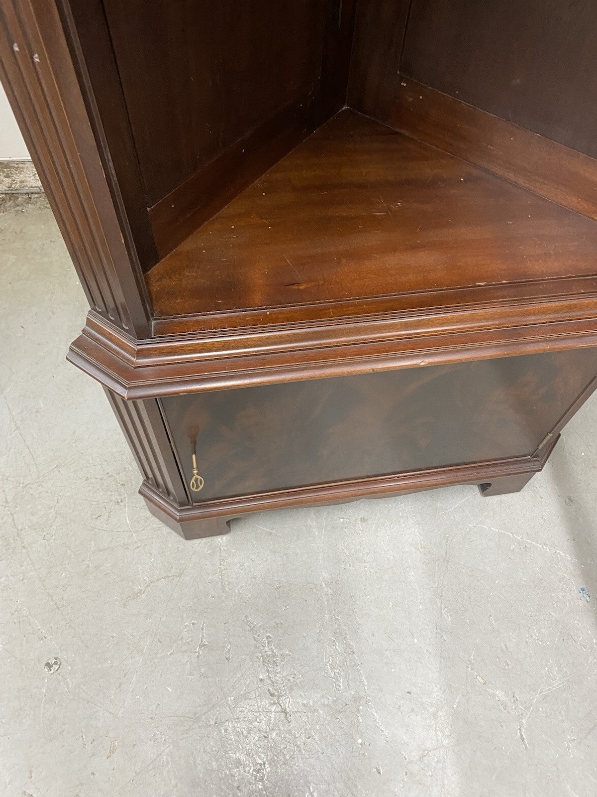 63750 Freidman Brothers FB Mahogany Corner Curio Cabinet Circa 1915