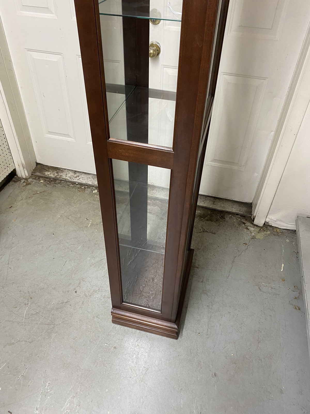 64775 REINISCH Curio China Cabinet