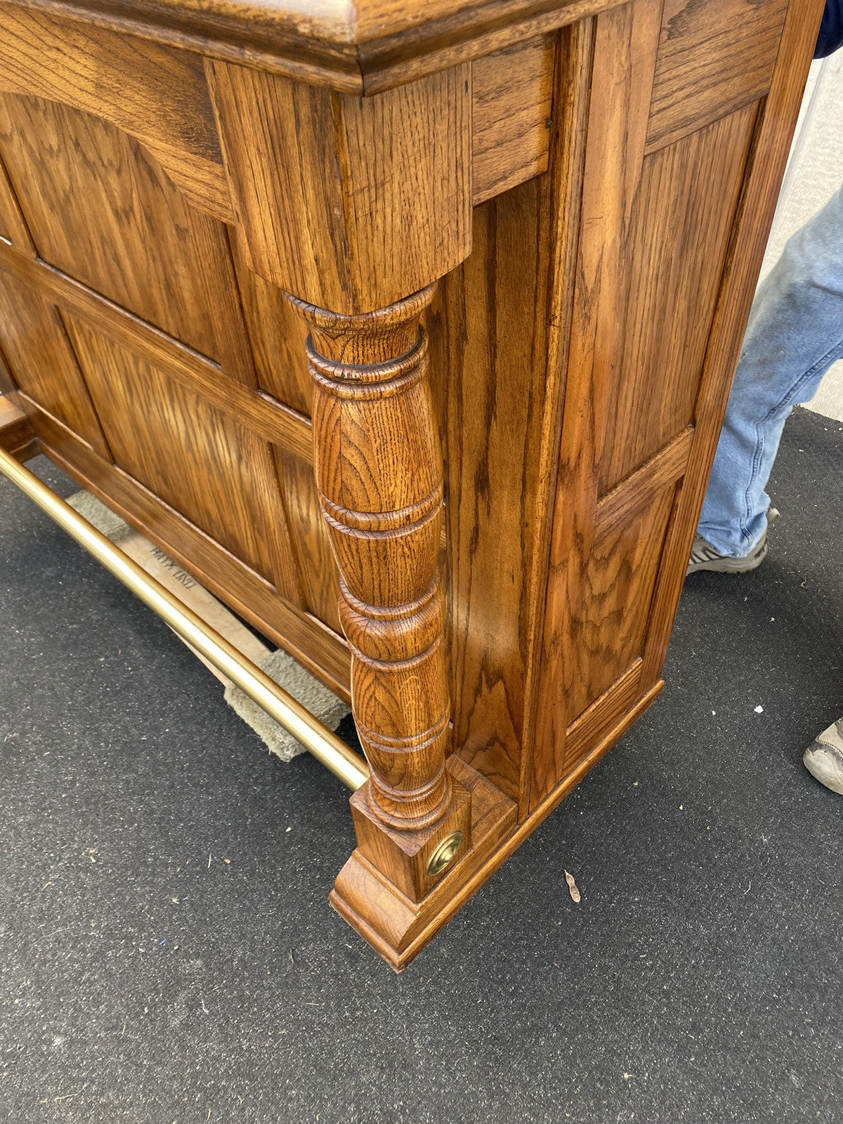 66334  Oak Tile Top Bar Liquor Cabinet with 2 Barstools Stool s