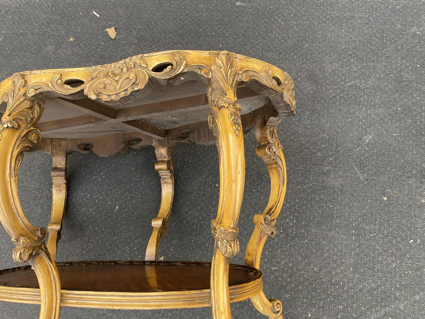 65653   Decorator Antique Tray Top Coffee Table Stand