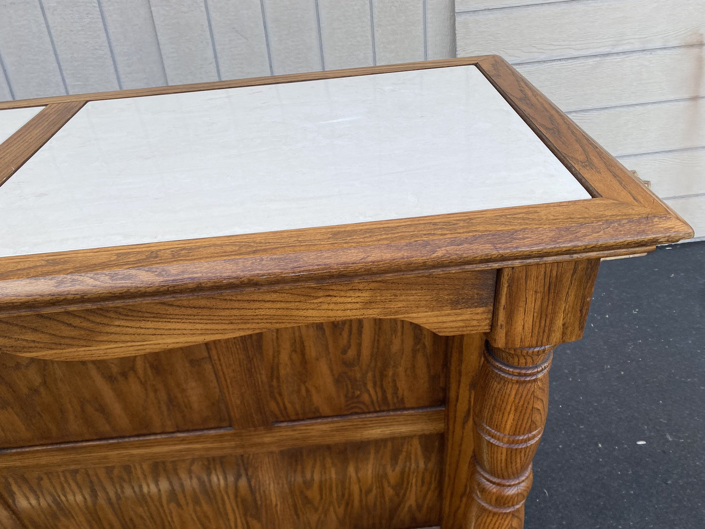 66334  Oak Tile Top Bar Liquor Cabinet with 2 Barstools Stool s