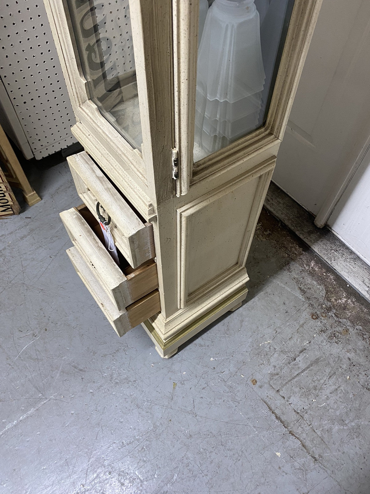 64874 SANFORD Furniture Curio Decorator China Cabinet