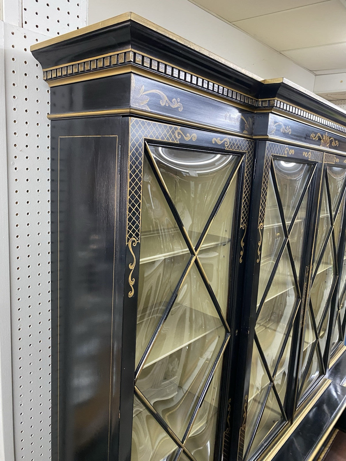 65944 Oriental KEN HILL Furniture Breakfront China Cabinet Curio