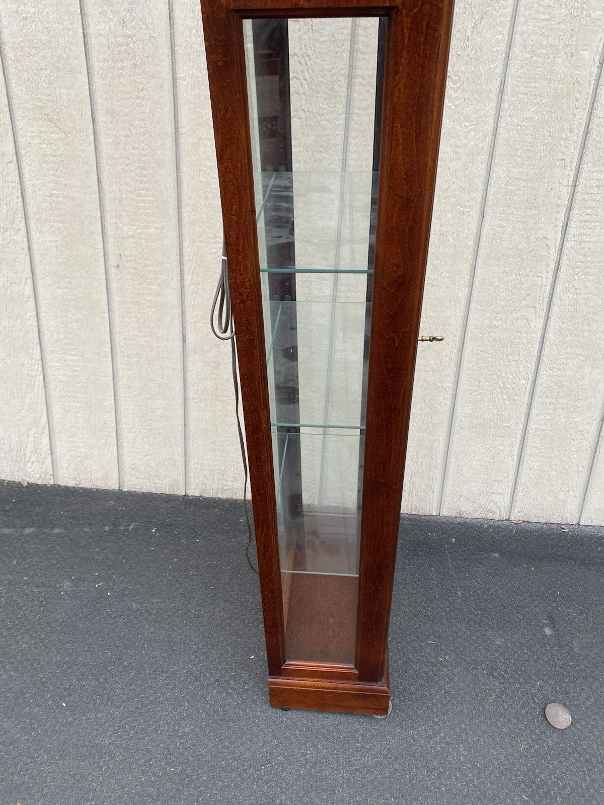 66472 HOWARD MILLER Mahogany Curio China Cabinet Clock