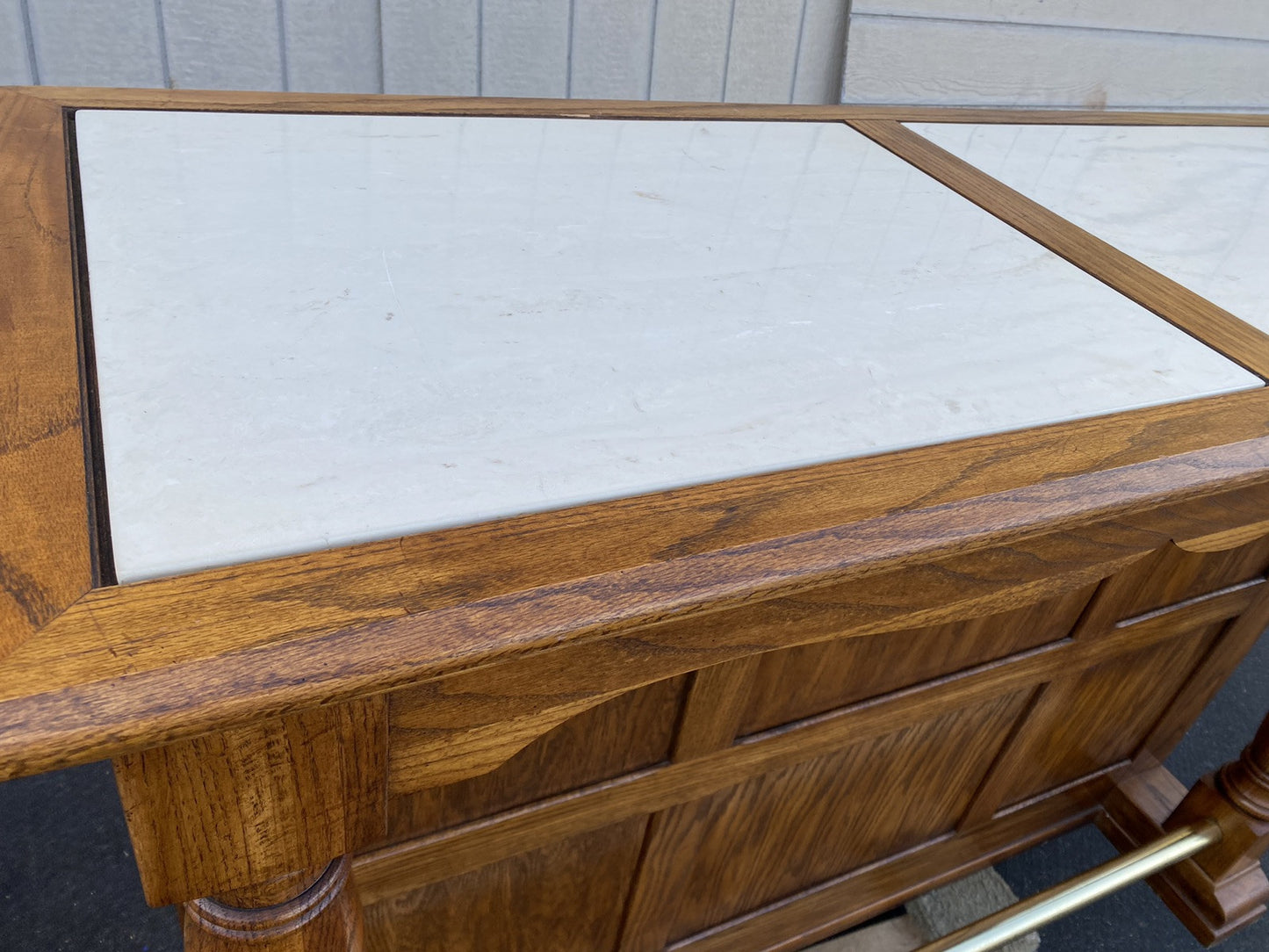 66334  Oak Tile Top Bar Liquor Cabinet with 2 Barstools Stool s