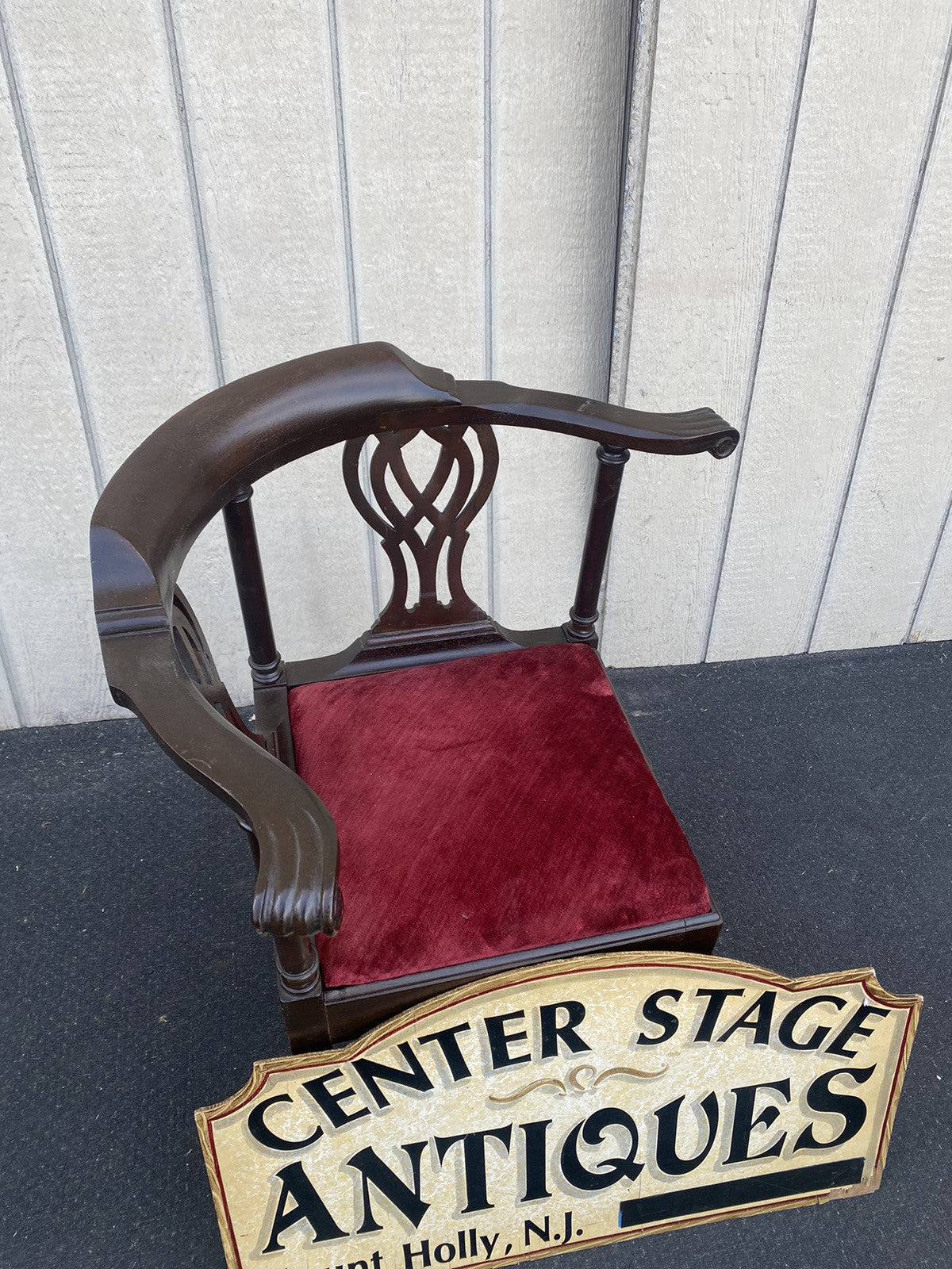 65848   Solid Mahogany Chippendale Corner Chair
