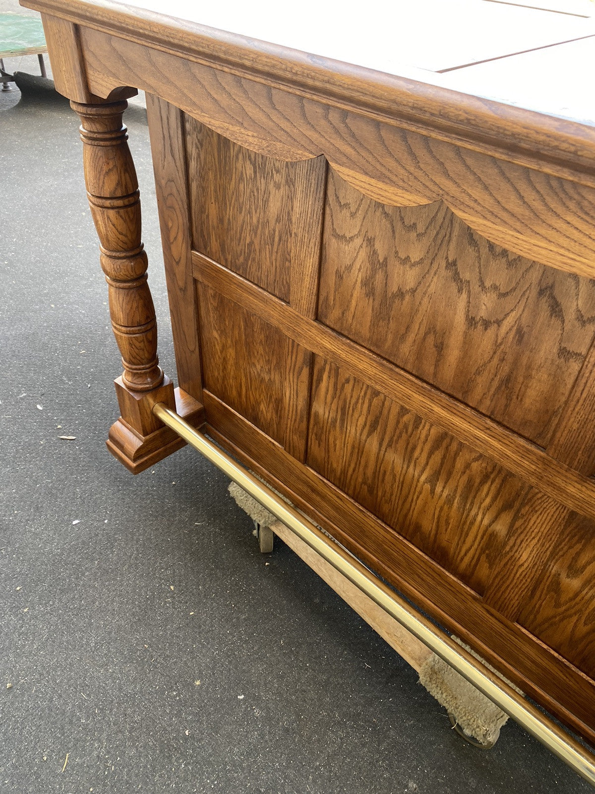 66334  Oak Tile Top Bar Liquor Cabinet with 2 Barstools Stool s