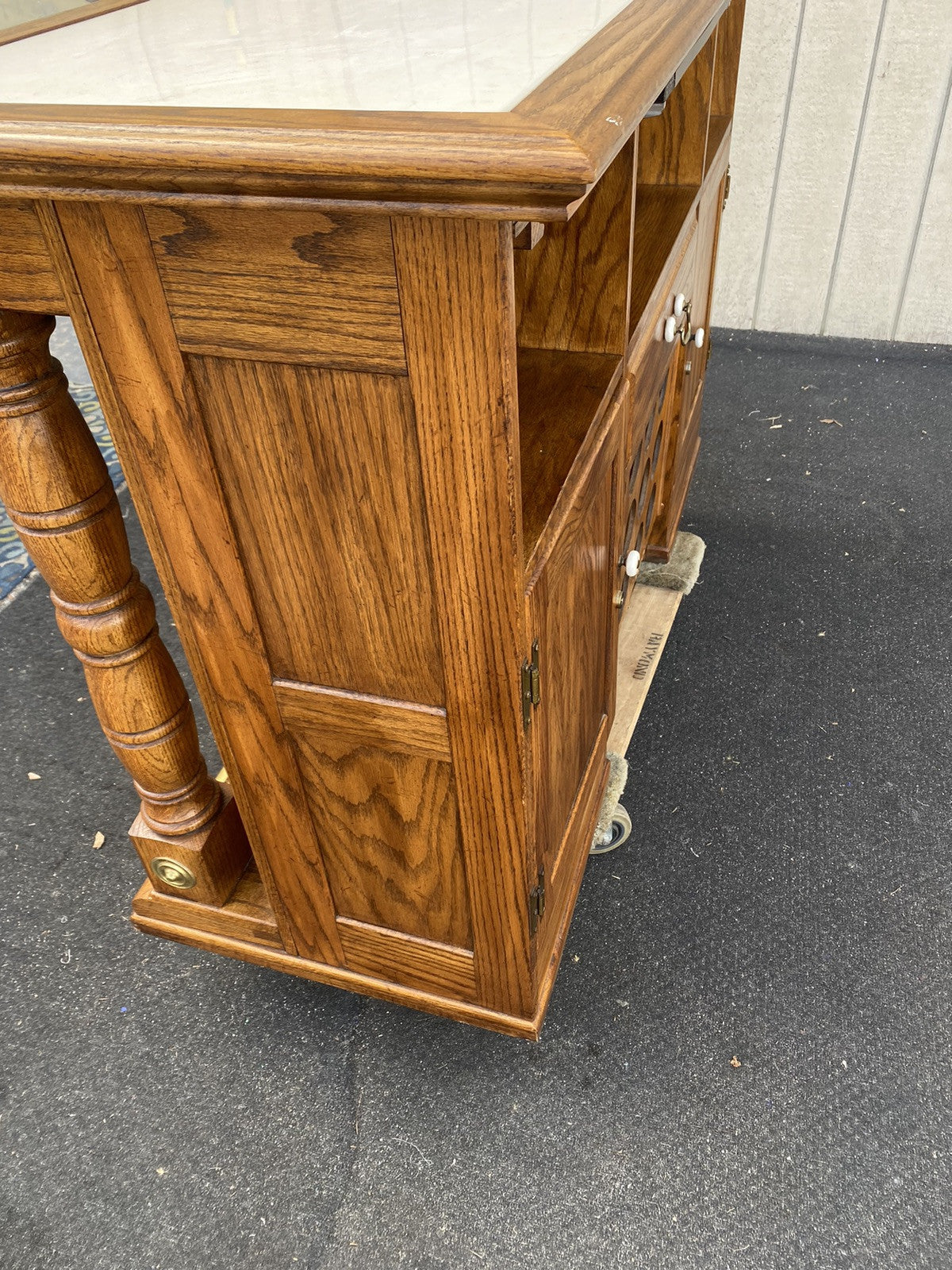 66334  Oak Tile Top Bar Liquor Cabinet with 2 Barstools Stool s