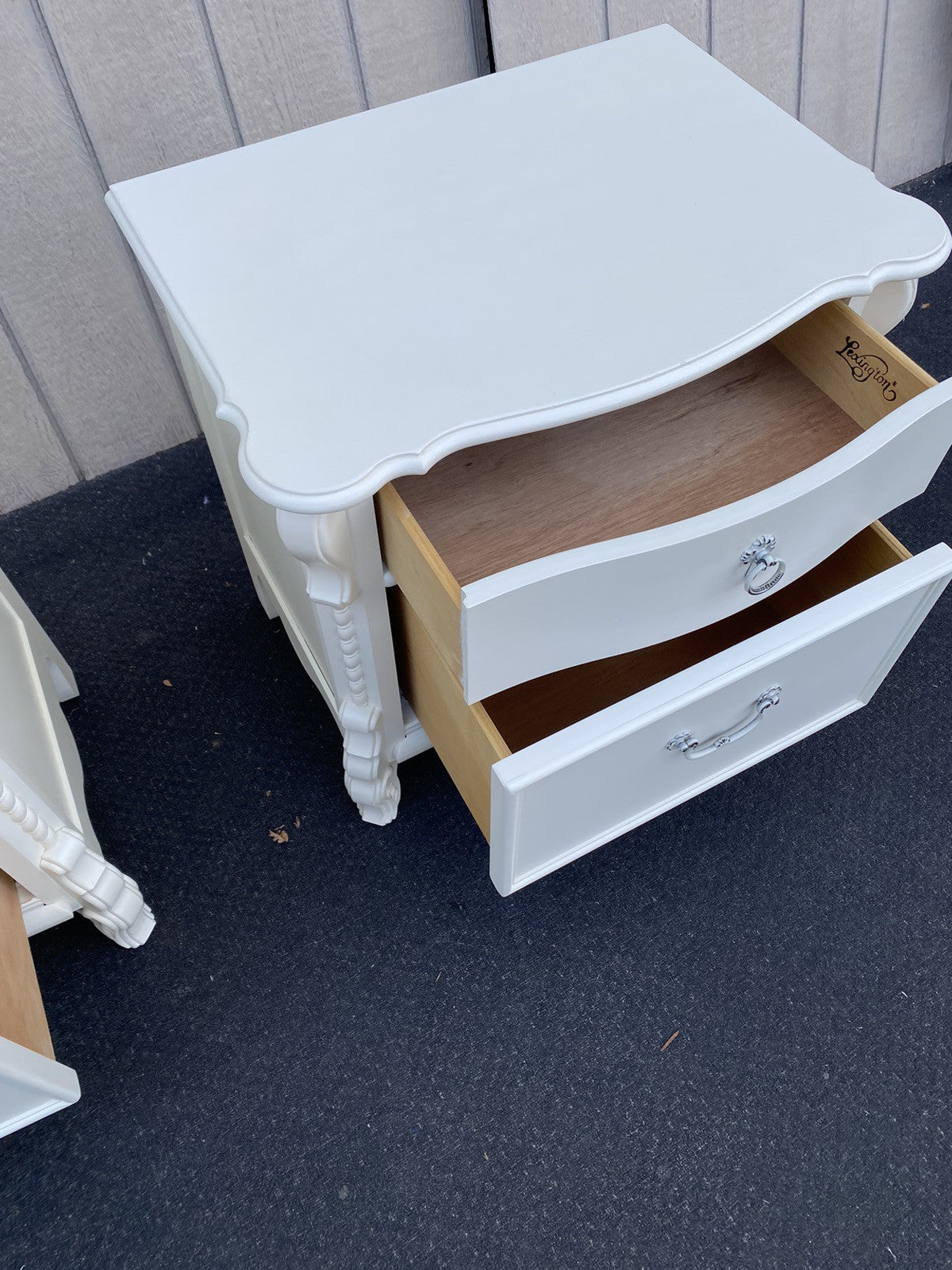 66379 Pair LEXINGTON Furniture Nightstand End Table Stand s