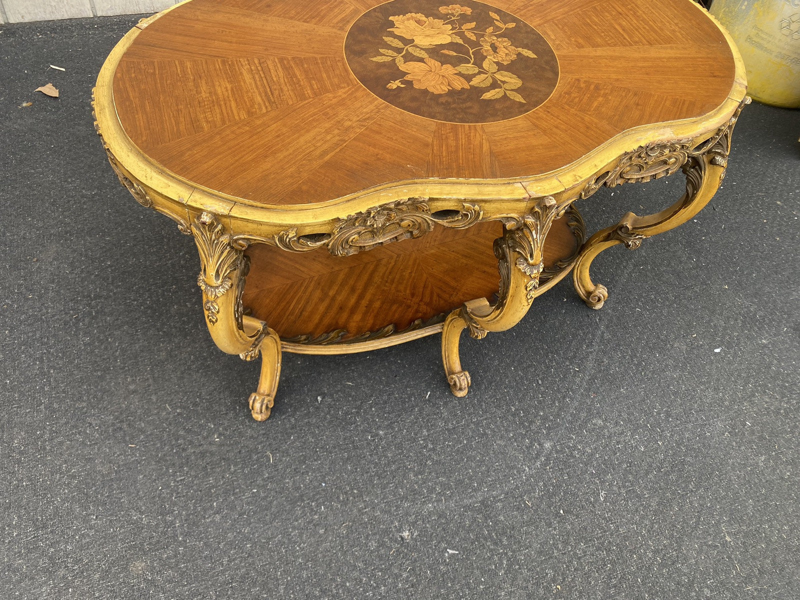 65653   Decorator Antique Tray Top Coffee Table Stand