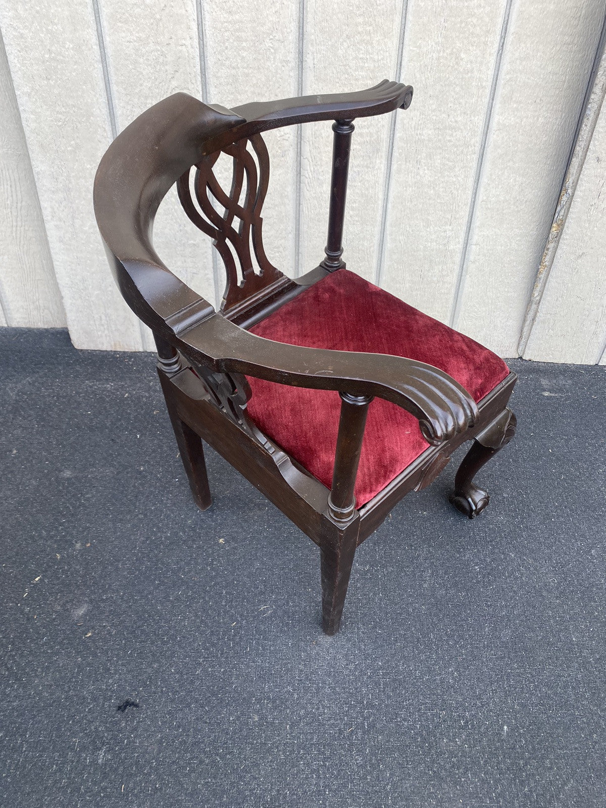 65848   Solid Mahogany Chippendale Corner Chair