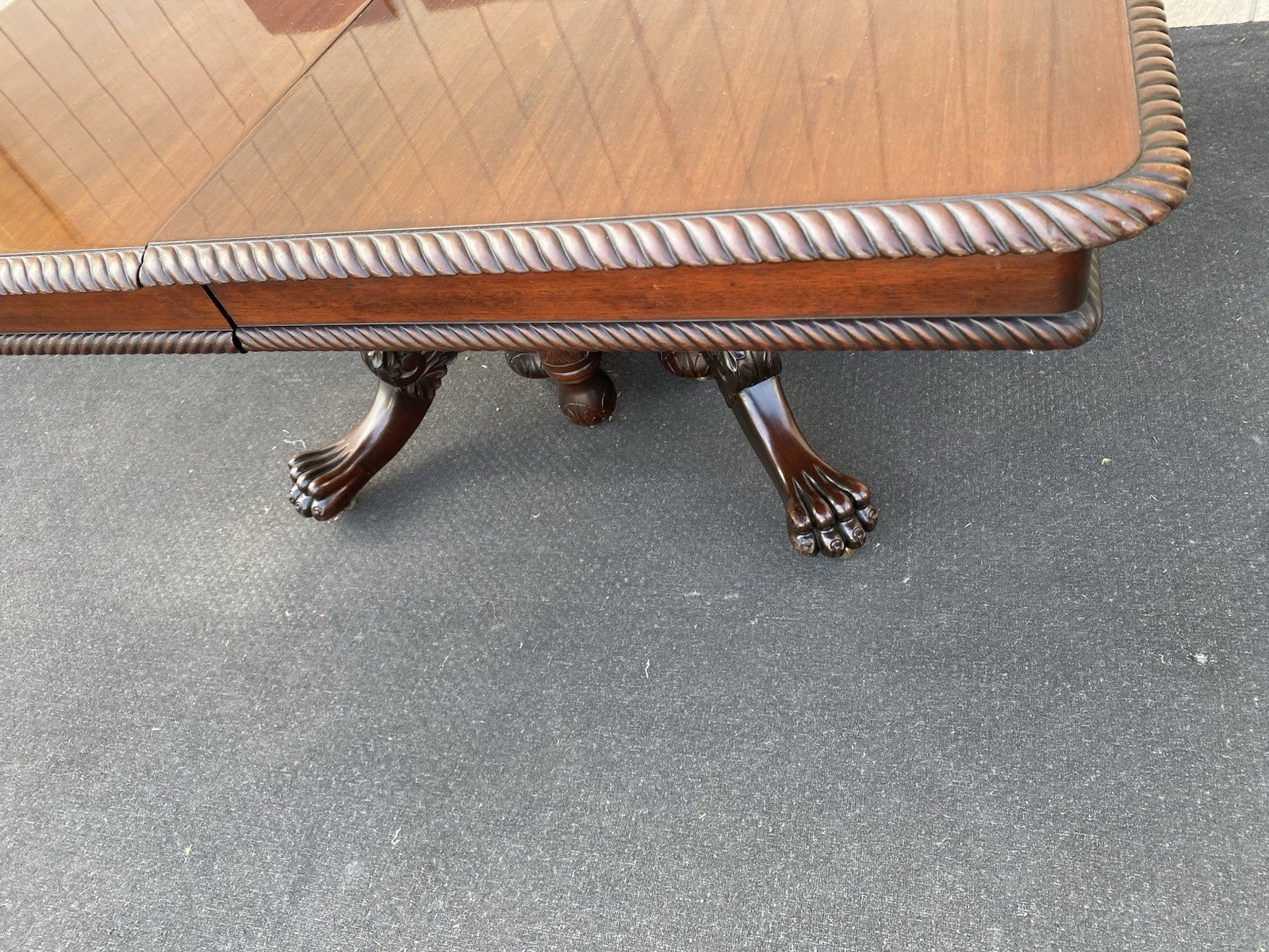66363 Super Quality Antique Victorian Table w/ 4 Leafs Table top 54" x 110"