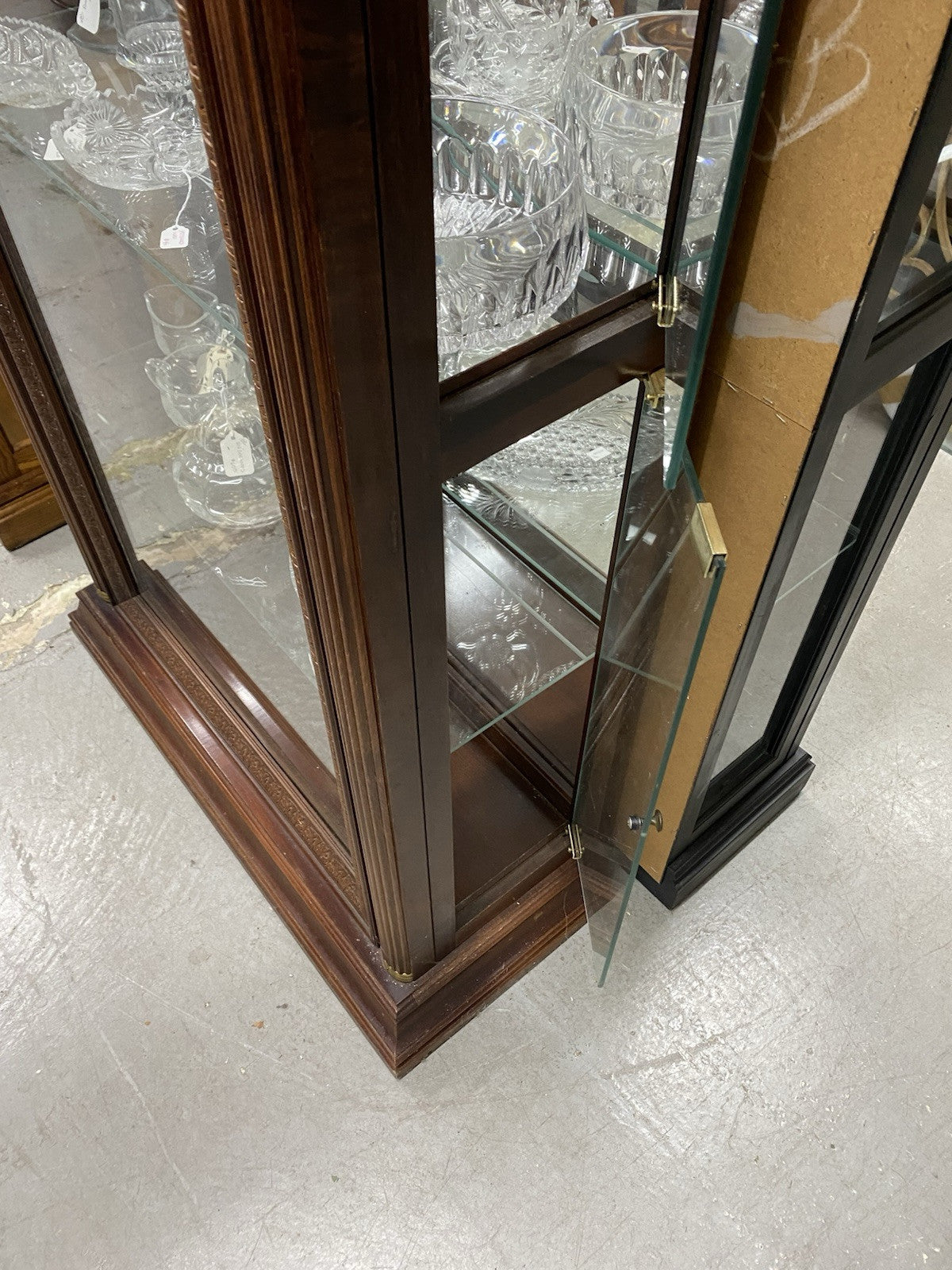 64424 Fancy Mahogany Curio China Cabinet