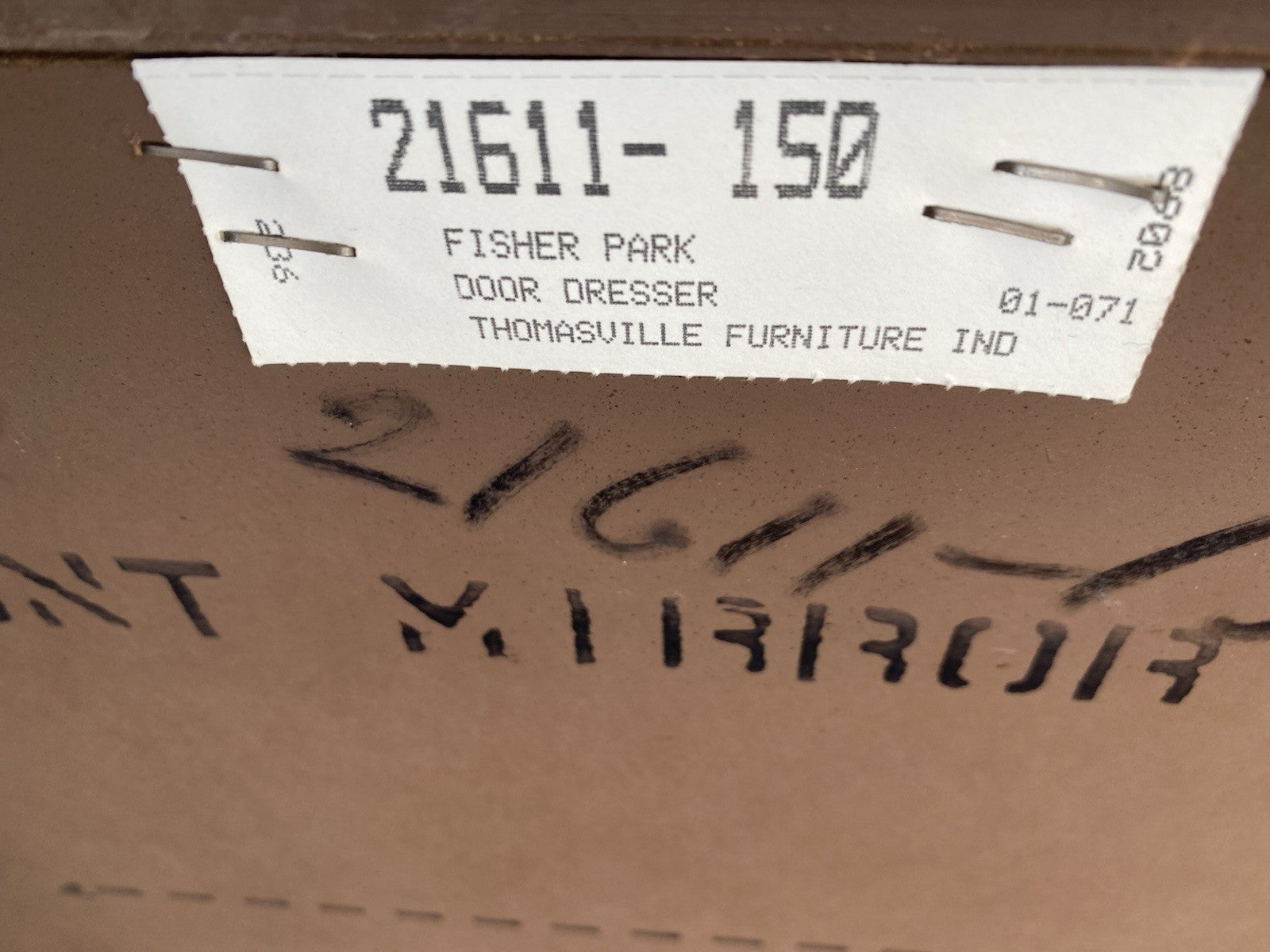 66572   THOMASVILLE Fisher  Park High Chest Dresser w/ Mirror Queen  Poster Bed