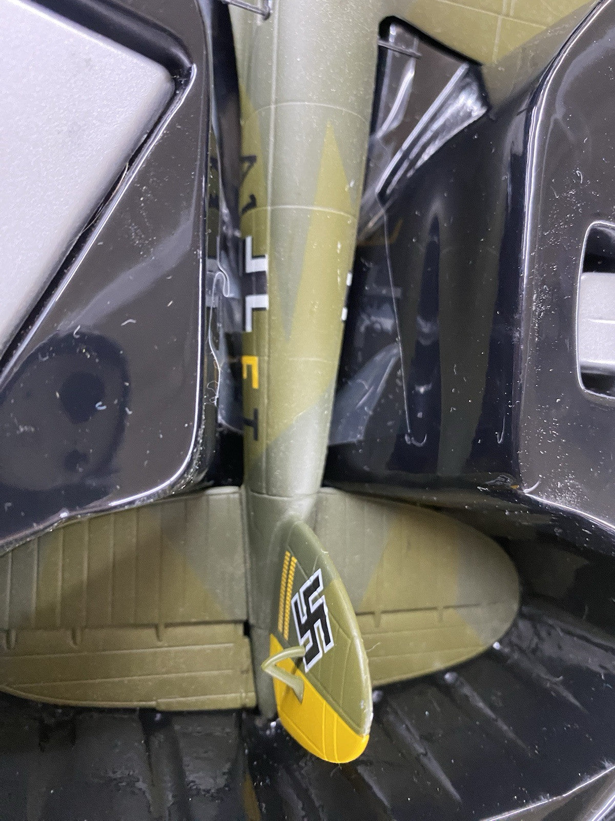 ES 202:   Corgi  Aviation Limited edition AA33711     Diecast  Airplane