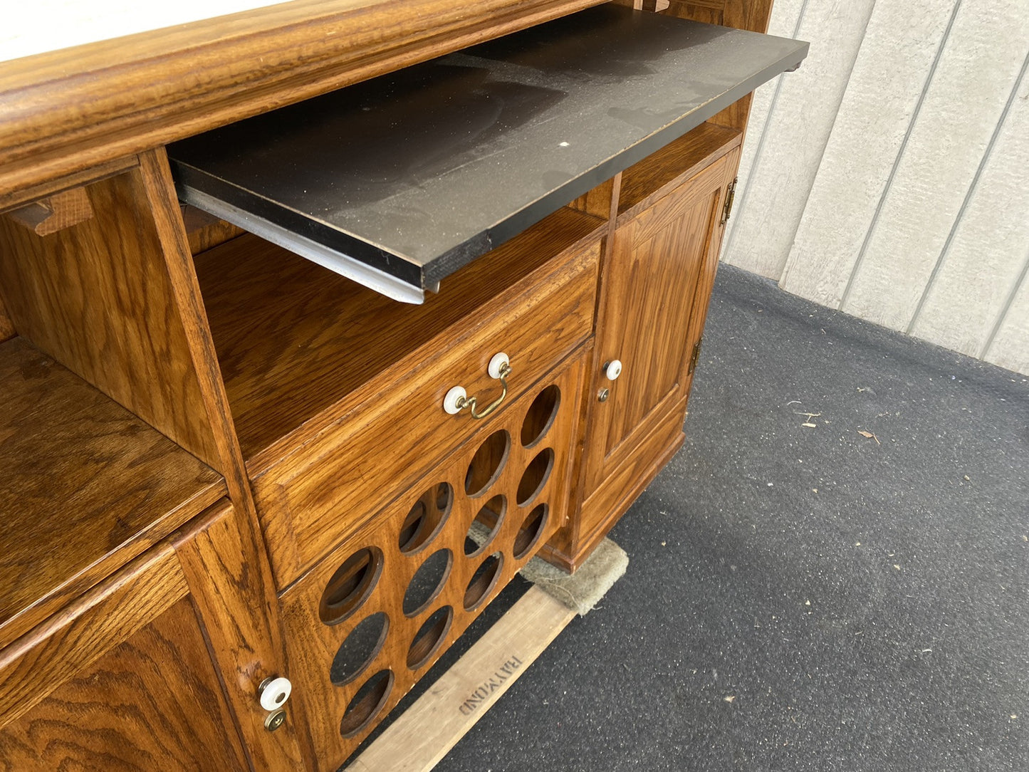 66334  Oak Tile Top Bar Liquor Cabinet with 2 Barstools Stool s