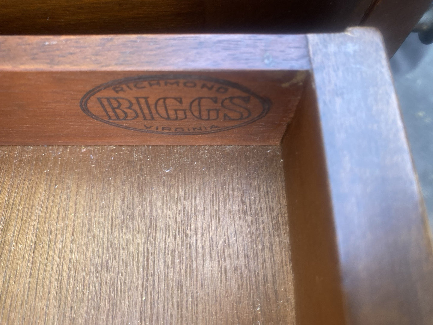 66427 BIGGS Furniture Desk with Bookcase Top