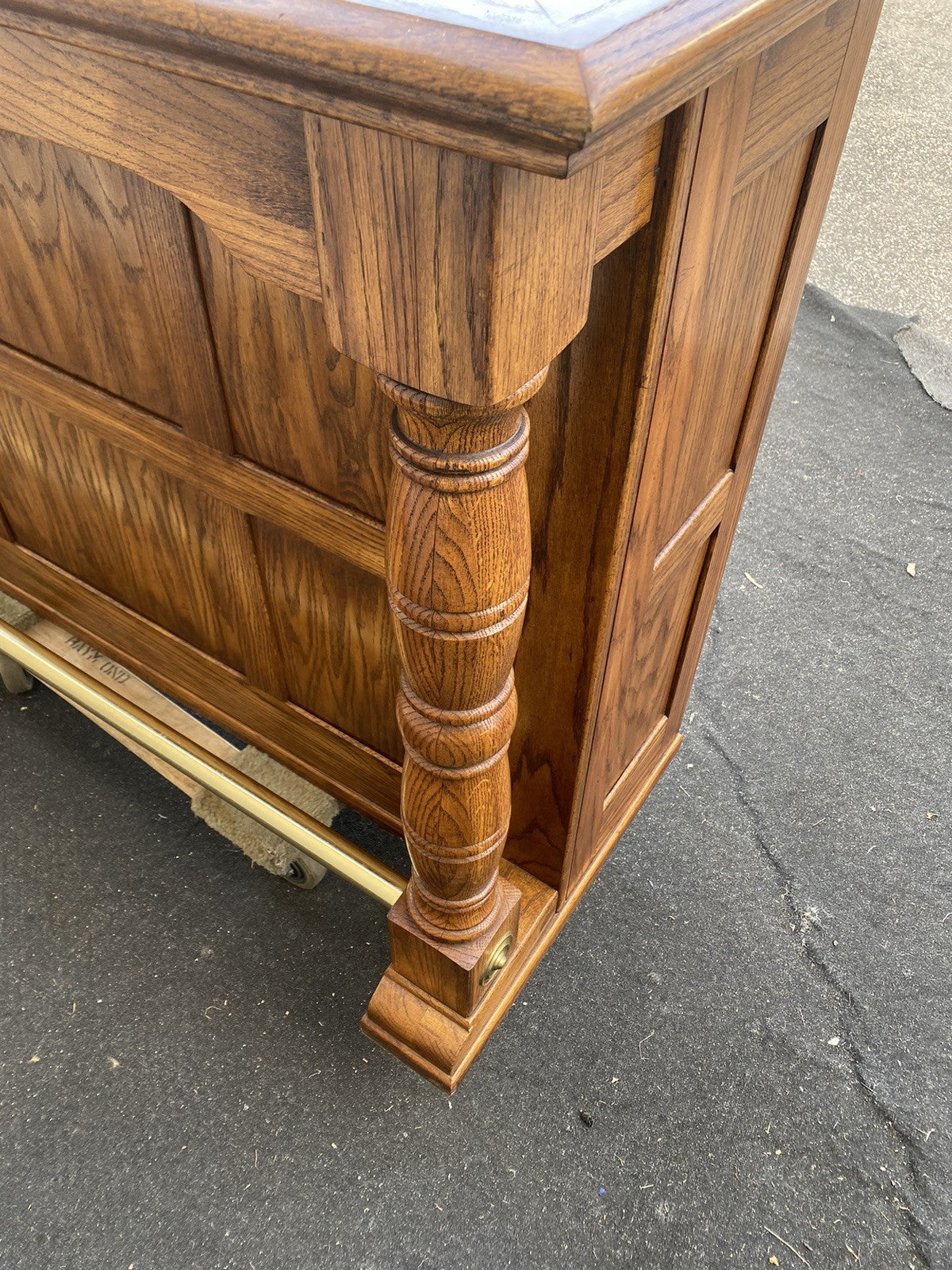 66334  Oak Tile Top Bar Liquor Cabinet with 2 Barstools Stool s