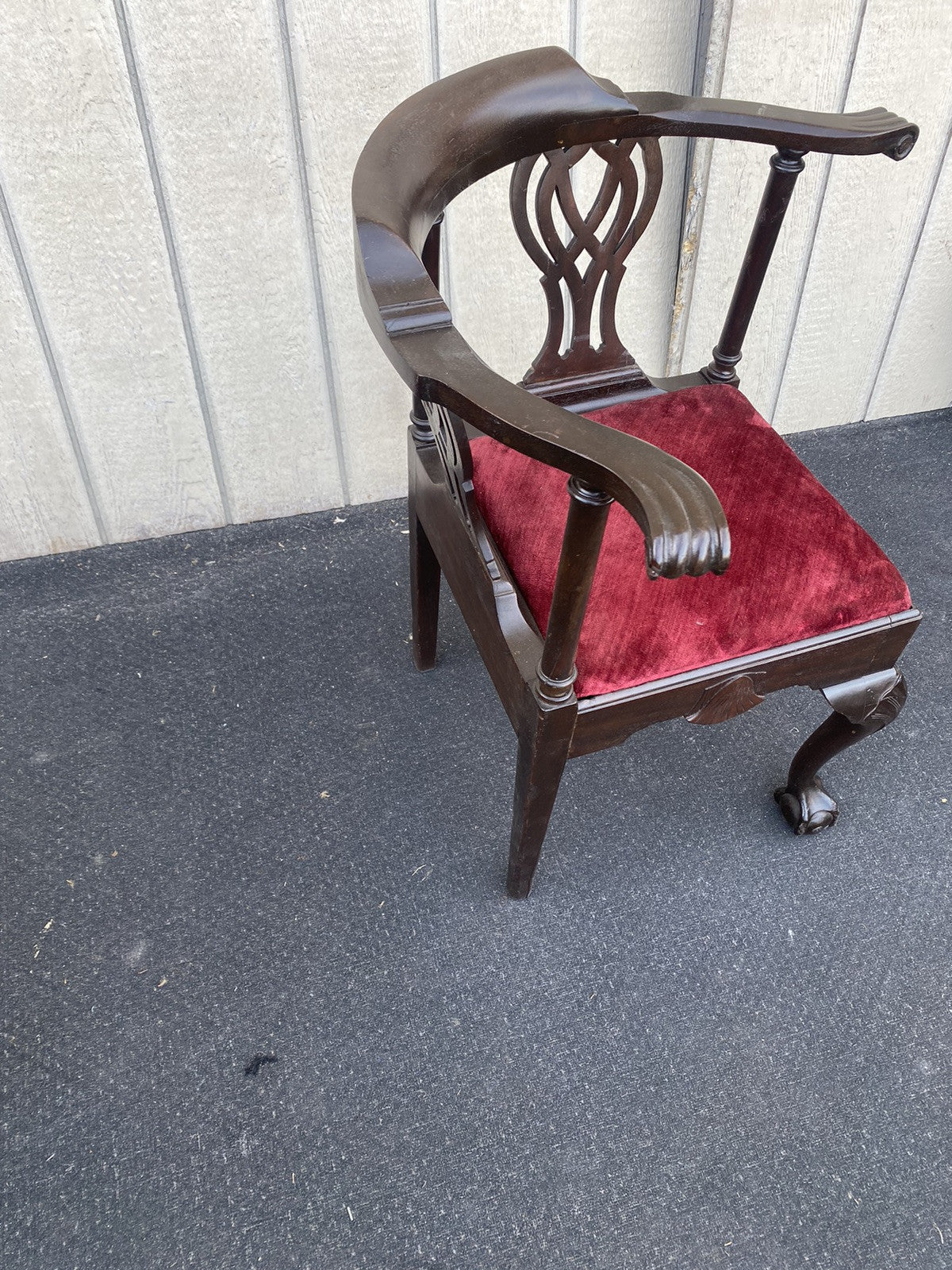 65848   Solid Mahogany Chippendale Corner Chair